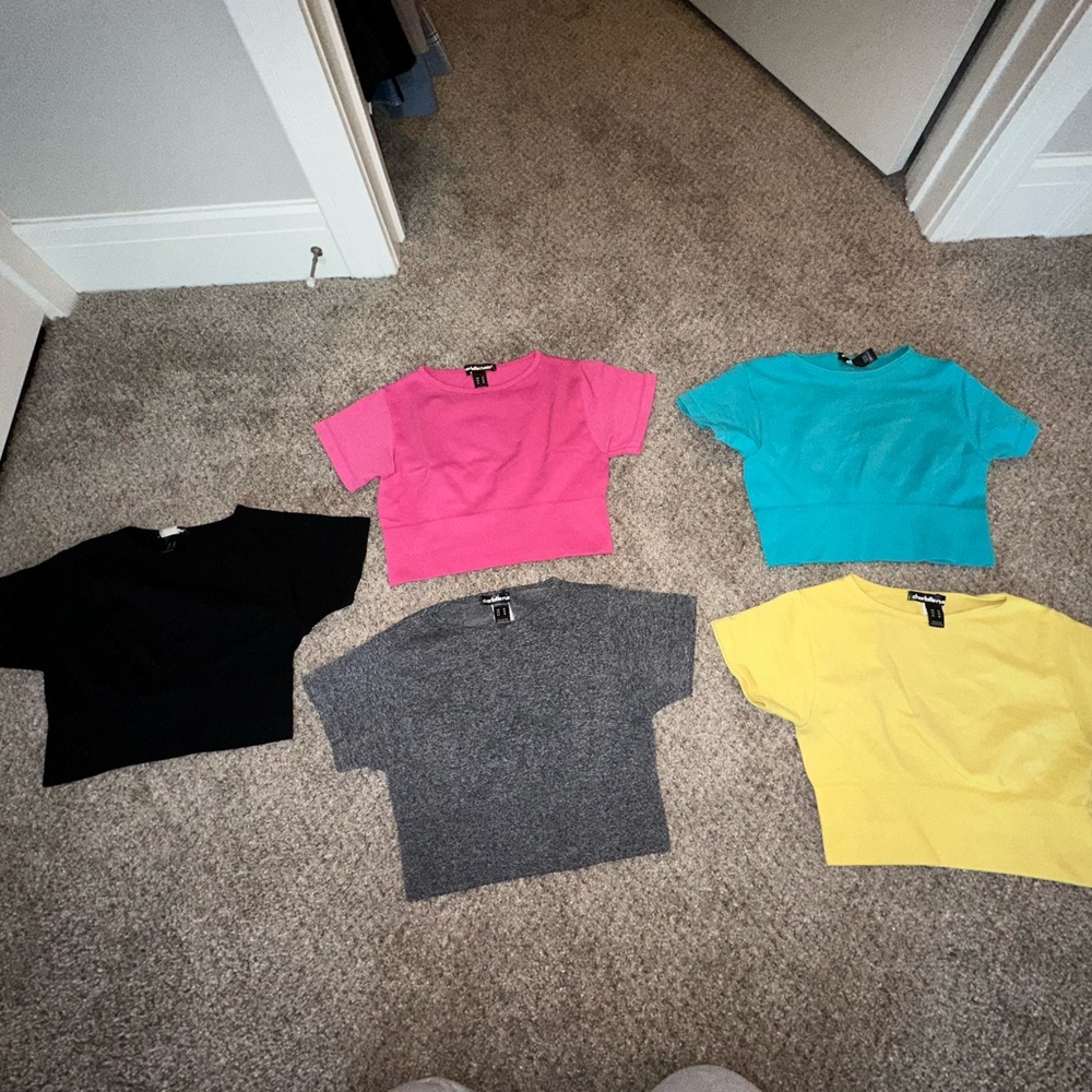 Colorful Cropped T-Shirts Set